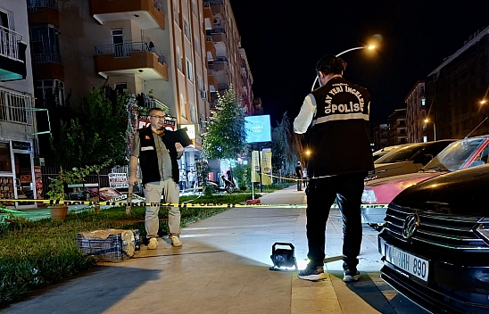 Malatya'da sokak ortasında bıçaklı kavga! 21 yaşındaki genç ağır yaralandı