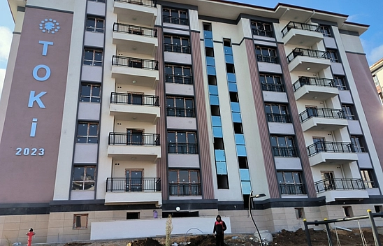 Malatya'da TOKİ Konutları Susuz Kaldı: Vatandaş Evine Taşınamıyor