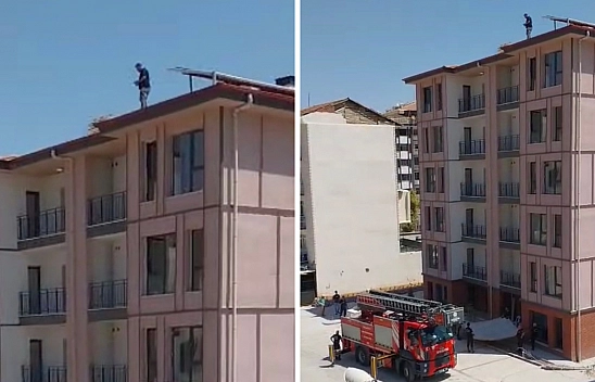 Malatya'da TOKİ şantiyesinde parasını alamayan işçi çatıya çıktı!