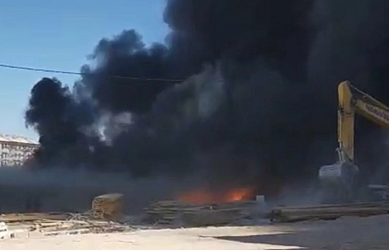 Malatya'da TOKİ Şantiyesinde Yangın! Gökyüzünü dumanlar kapladı