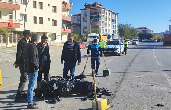 Malatya'da Trafik Kazası: Hafriyat Kamyonu ile Motosiklet Çarpıştı