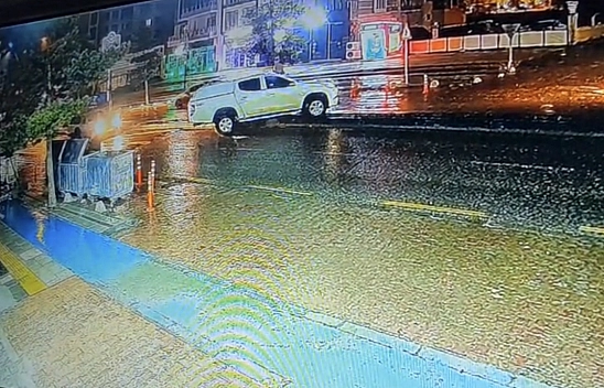 Malatya'da trafik kuralları yine hiçe sayıldı: Sürücünün yaptığı pes dedirtti!