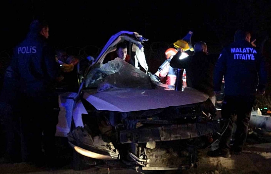 Malatya Elazığ Yolunda Kaza!: 1'i ağır 2 yaralı