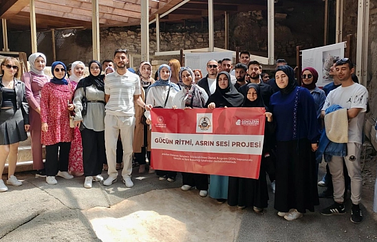 Malatya'da üniversite öğrencileri tarihi yerleri gezdi