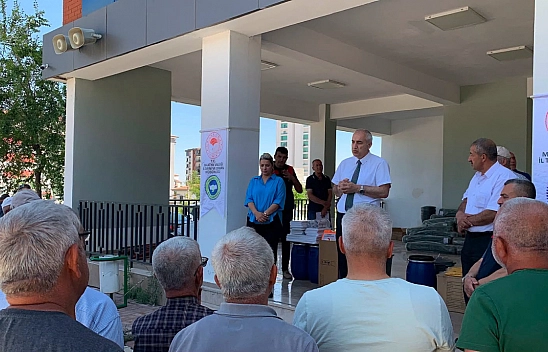 Malatya'da üreticilere kurutma filesi dağıtıldı