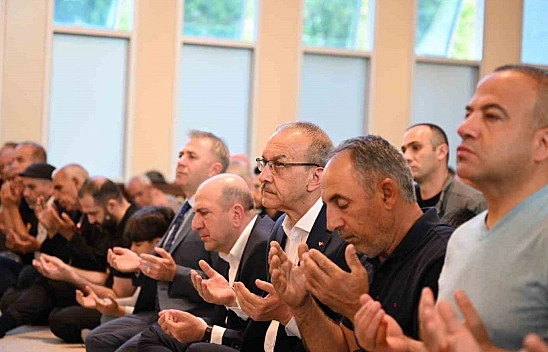 Malatya'da camiler bayram namazında doldu taştı!