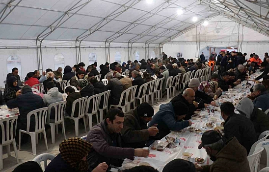 Malatya'da Ramazan Coşkusu: İlk İftar İftar Çadırında Açıldı!