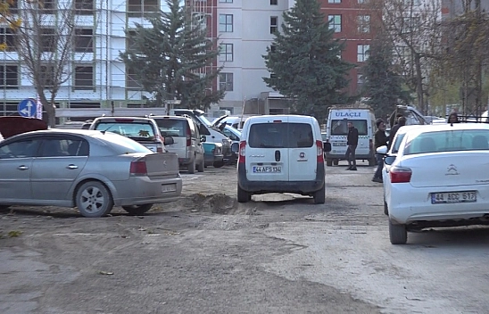 Malatya'da vatandaşlar isyanda! Altyapı tamam, yol hala çamur içinde