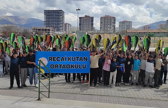 Malatya'da velilere şok mesaj: Federasyon hediye etti, okul yönetimi geri istedi..!