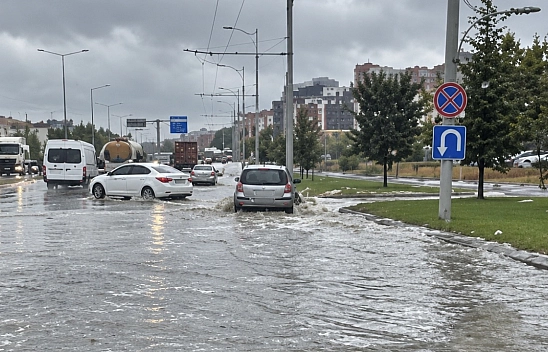 Malatya'da yağış hayatı felç etti