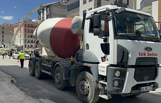 Malatya'da yaşlı kadına beton mikseri çarptı!