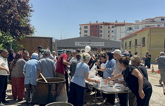 Malatya'da yüzlerce kişiye lokma dağıtıldı
