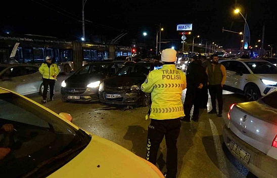 Malatya-Ankara kara yolunda kaza! 2 yaralı
