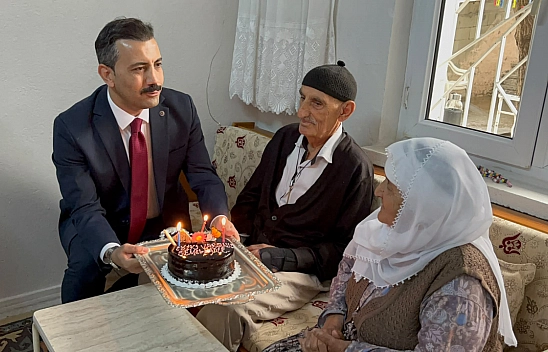Malatya'da ziyaret edilen yaşlıların yeni yaşları kutlandı