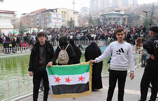 Malatya'daki Suriyeliler sokaklara döküldü