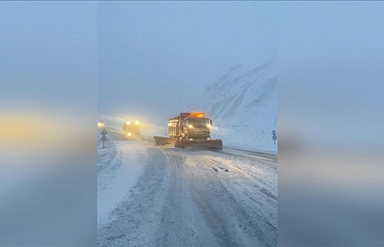 Malatya'dan yola çıkacaklar dikkat! Kar bir güzergâhı daha kapattı!