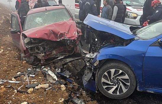 Malatya Darende Yolunda İki Araç Kafa Kafaya Çarpıştı: 5 Yaralı