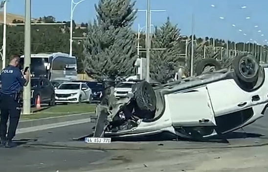 Malatya-Elazığ kara yolunda kaza! Otomobil ters döndü: 1 yaralı