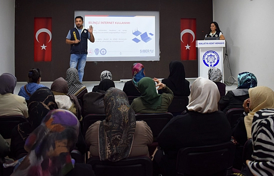 Malatya Kent Konseyi Kadın Meclisi'ne Siber Güvenlik Eğitimi