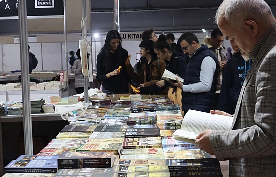 Depremden Sonra İlk Kez Düzenlendi: 200 Bin Kişi Akın Etti!