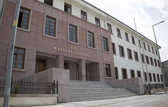 Malatya'nın hafızası yeniden inşa edildi! İşte tarihi valilik binasının görselleri....