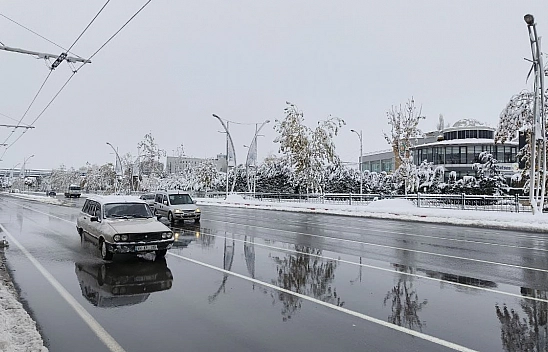 Malatya'nın yüksek yerleri beyaza büründü! Hava sıcaklığı 5 derece düştü...