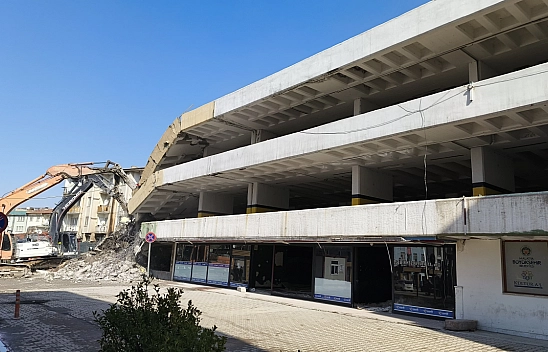 Malatya'nın Yükünü Taşıyan Otopark Yıkılıyor!