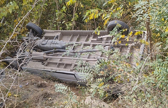 Malatya-Pütürge Yolunda Araç Uçuruma Yuvarlandı: 3 Yaralı