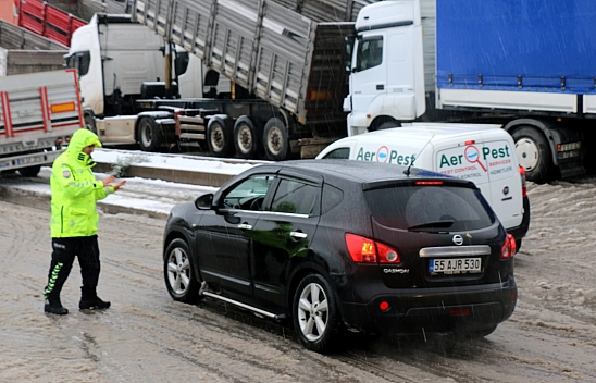Malatya-Sivas Kara Yolu Ulaşıma Kapandı