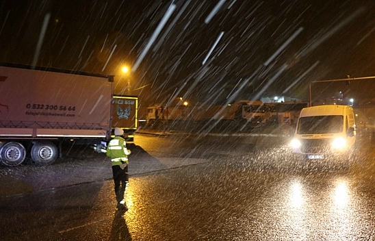 Malatya-Sivas karayolunda ulaşım kontrollü devam ediyor!