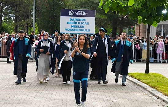 Malatya Turgut Özal Üniversitesi'nde mezuniyet heyacanı! Bin 285 öğrenci kep attı...!