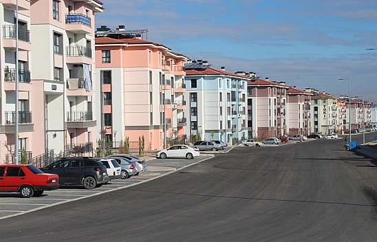 Malatya'da konut çelişkisi: Vatandaş ev bulamıyor, deprem konutları boş kalıyor…