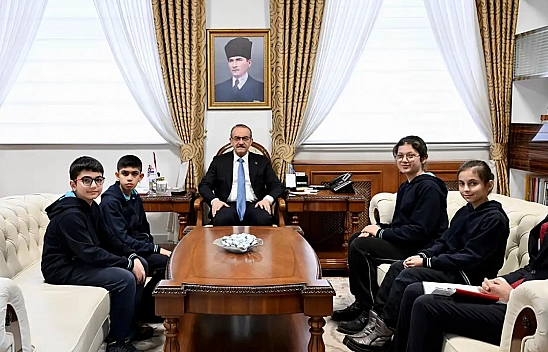 Malatya Valisi Yavuz, öğrencileri kabul etti