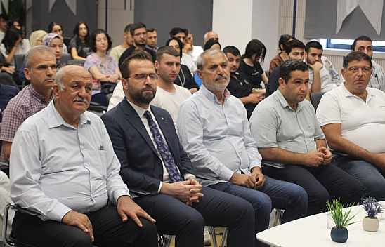 Malatya'ya Çarpıcı Eğitim Eleştirisi: Sınav Fabrikası mı, Yaratıcı Zihinler Mi?