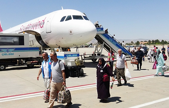 Malatyalı hacılardan duygusal veda: 'Ağlayarak döndük'