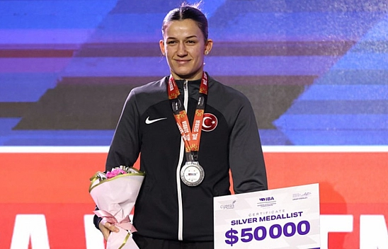 Malatyalı boksörden bir madalya daha: Dünya ikincisi oldu!