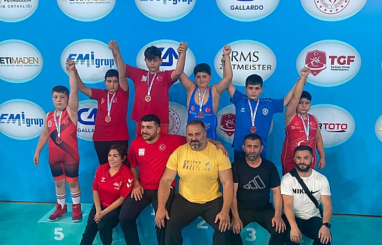 Malatyalı minik güreşçi Türkiye beşincisi oldu