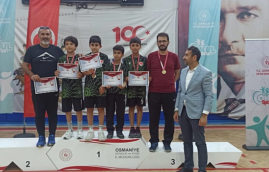 Malatyalı minik raketler bölge şampiyonu!