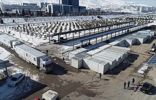 Malatyalılar 80'li 90'lı yıllara geri dönüyor: Depremzedelerin çamaşırhanesini kapattılar