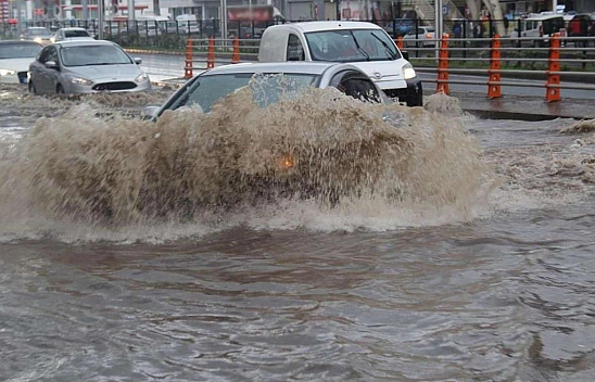 Malatyalılar, yıldırım ve sele dikkat!