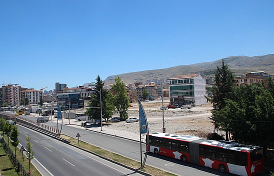 Malatyalılar Ulaşım Zammına Tepkili: 'Evini, İşini Kaybeden Şehre Maliyetli'