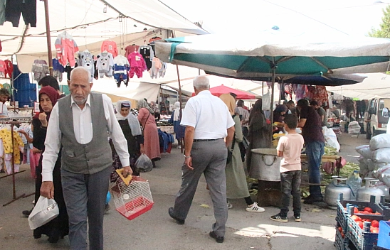 Marketlere Rağmen Malatyalılar Pazarı Tercih Ediyor! İşte Pazar Pazarın Güncel Fiyatları…