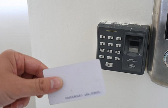 Mesai takibinde biyometrik sistemlere sıkı denetim