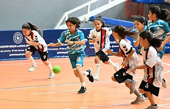 Minik hentbolcular Gaziantep'te