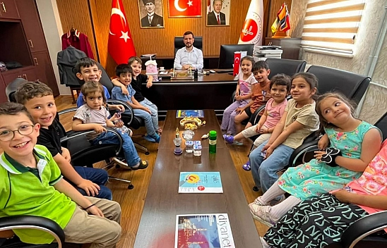 Minik kalplerden Filistin'e anlamlı Destek: kumbaralarını bağışladılar