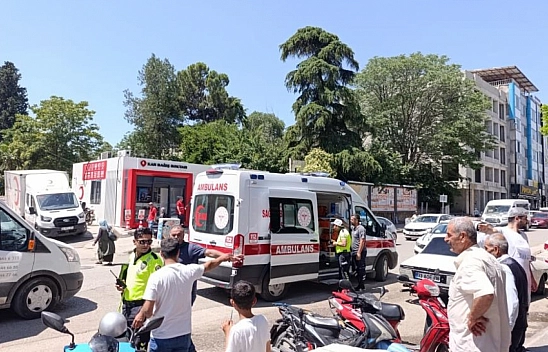 Motosiklet ile otomobil çarpıştı: 1 yaralı