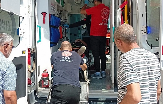 Motosiklet ile otomobil çarpıştı: 1 yaralı