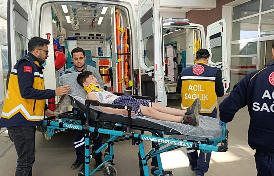 Motosikletin çarptığı bisiklet sürücüsü yaralandı