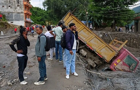Nepal'deki selde hayatını kaybedenlerin sayısı 734'e yükseldi