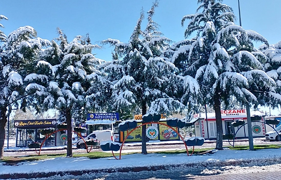 Nisan ortasında kar sürprizi: Malatyalılar baharı beklerken kar geldi!